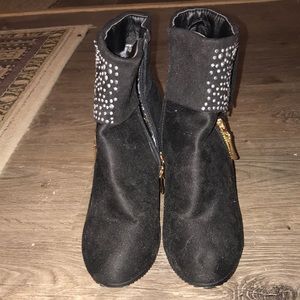 Black heels with rhinestones